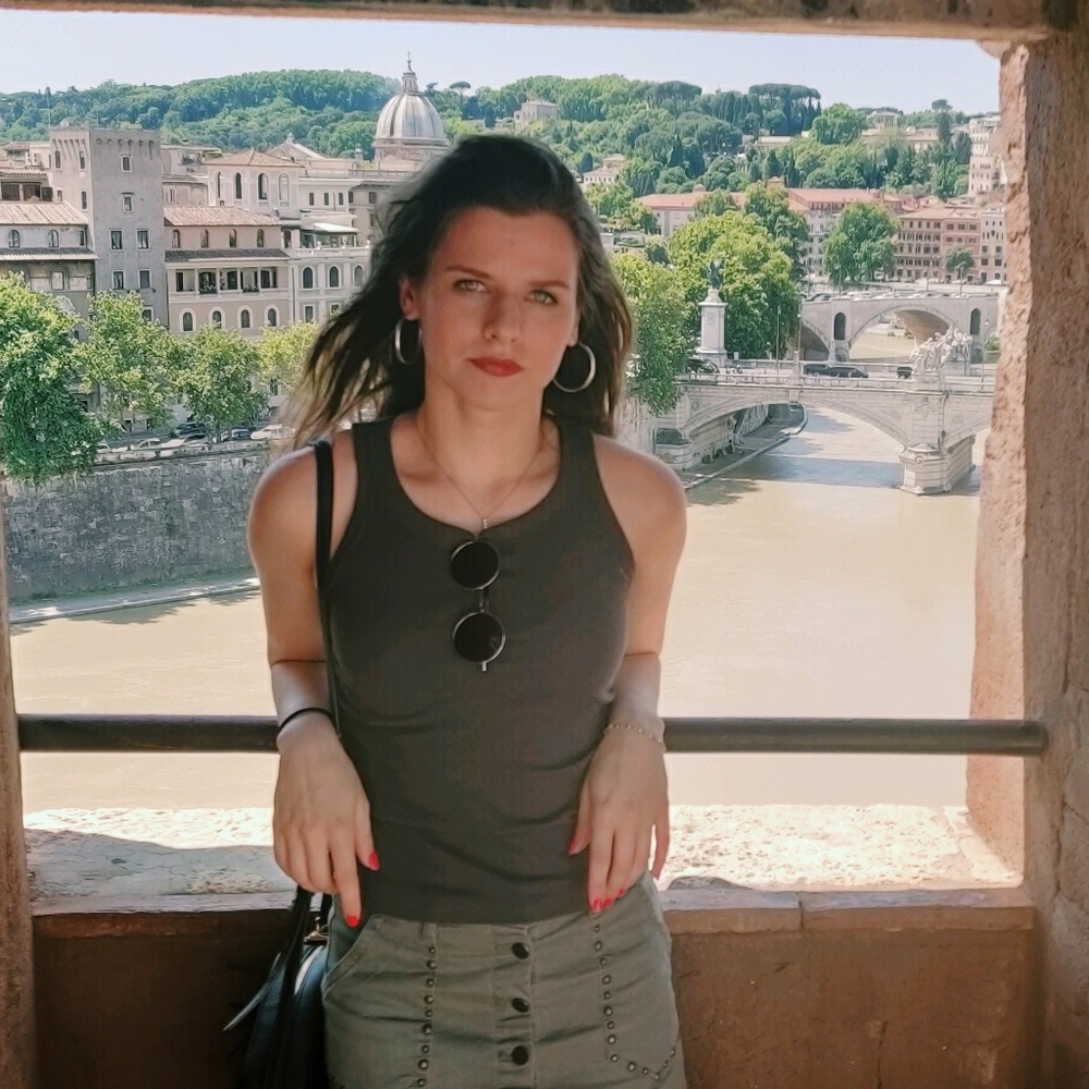 Meet your Posher, Daniela
